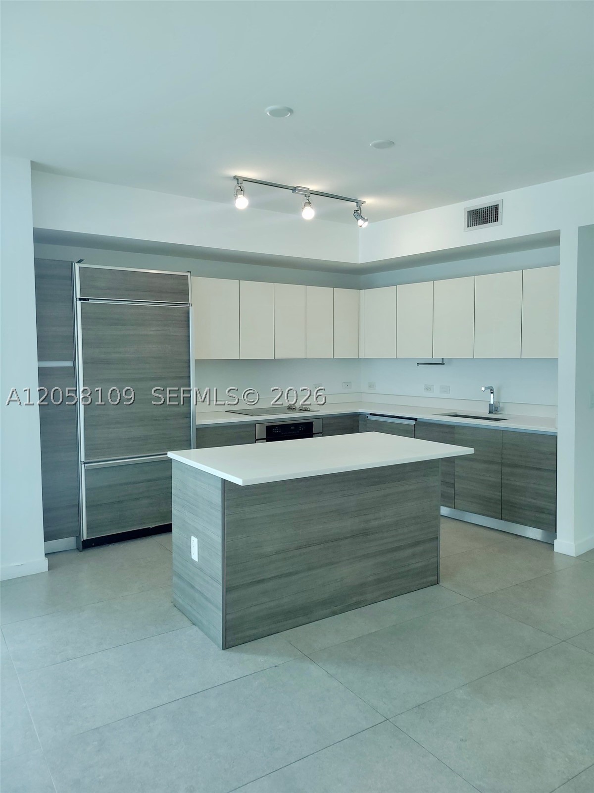 1100 MILLECENTO RESIDENCE - Residential