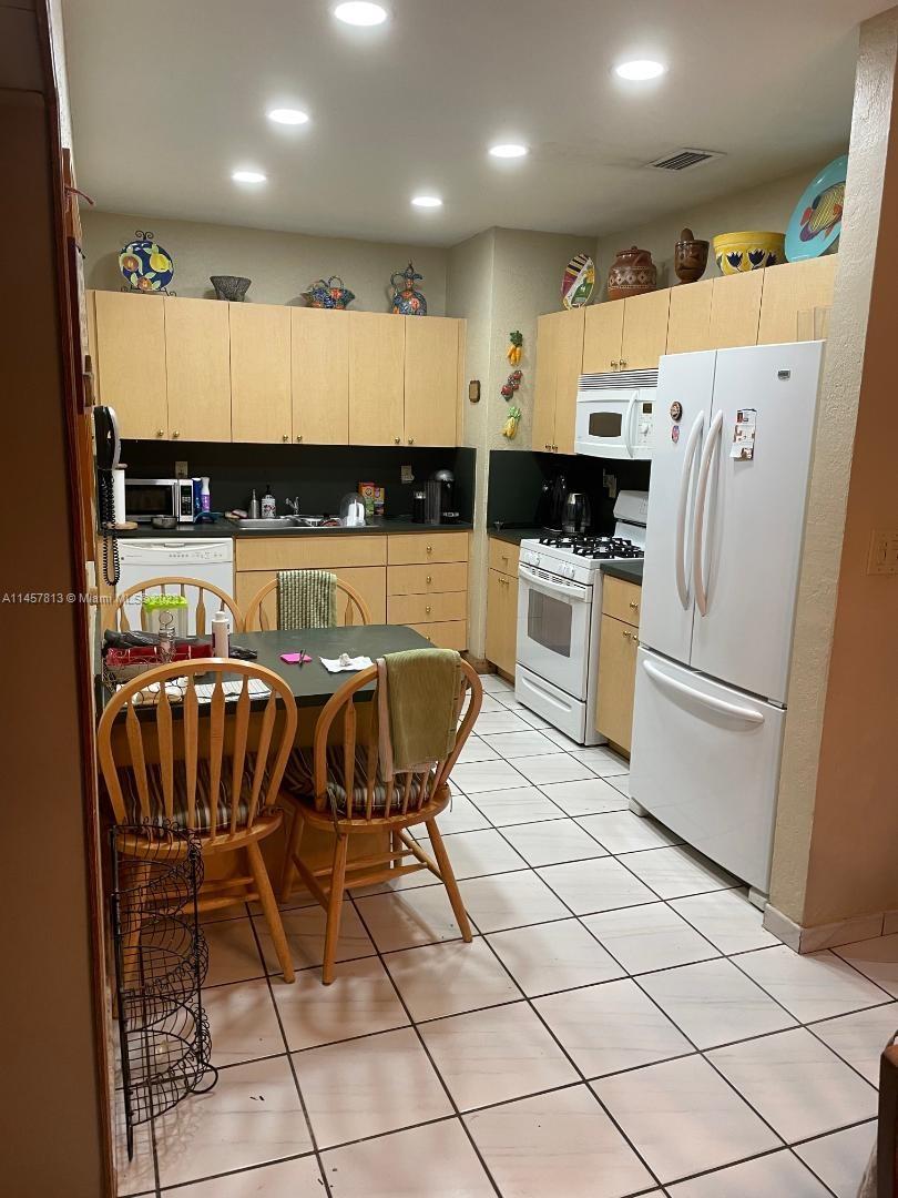 MEADOWS PARK - Residential