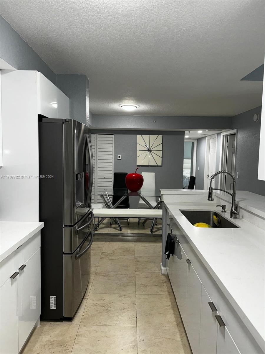 VISTA TRACE 3 CONDO - Residential