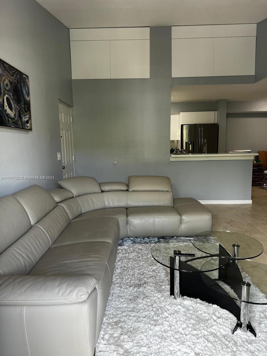 VISTA TRACE 3 CONDO - Residential
