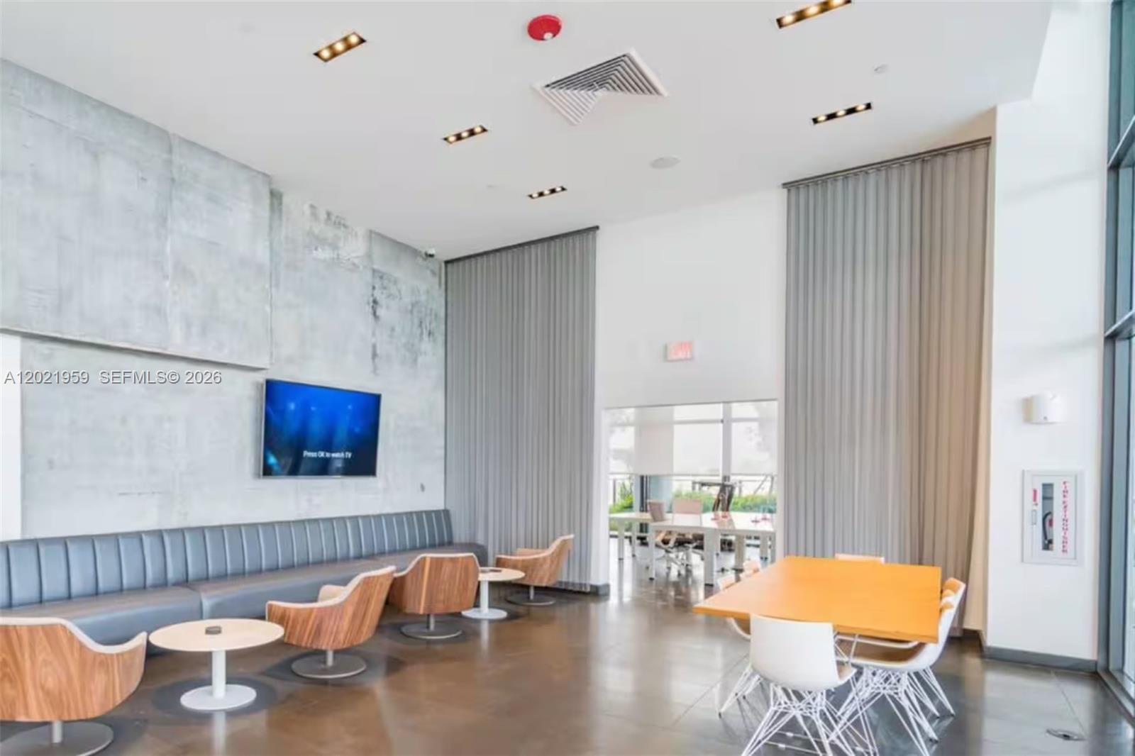CANVAS CONDO - Residential