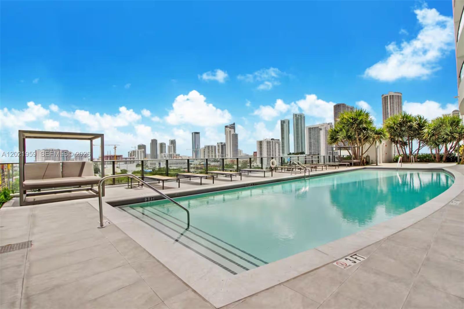 CANVAS CONDO - Residential