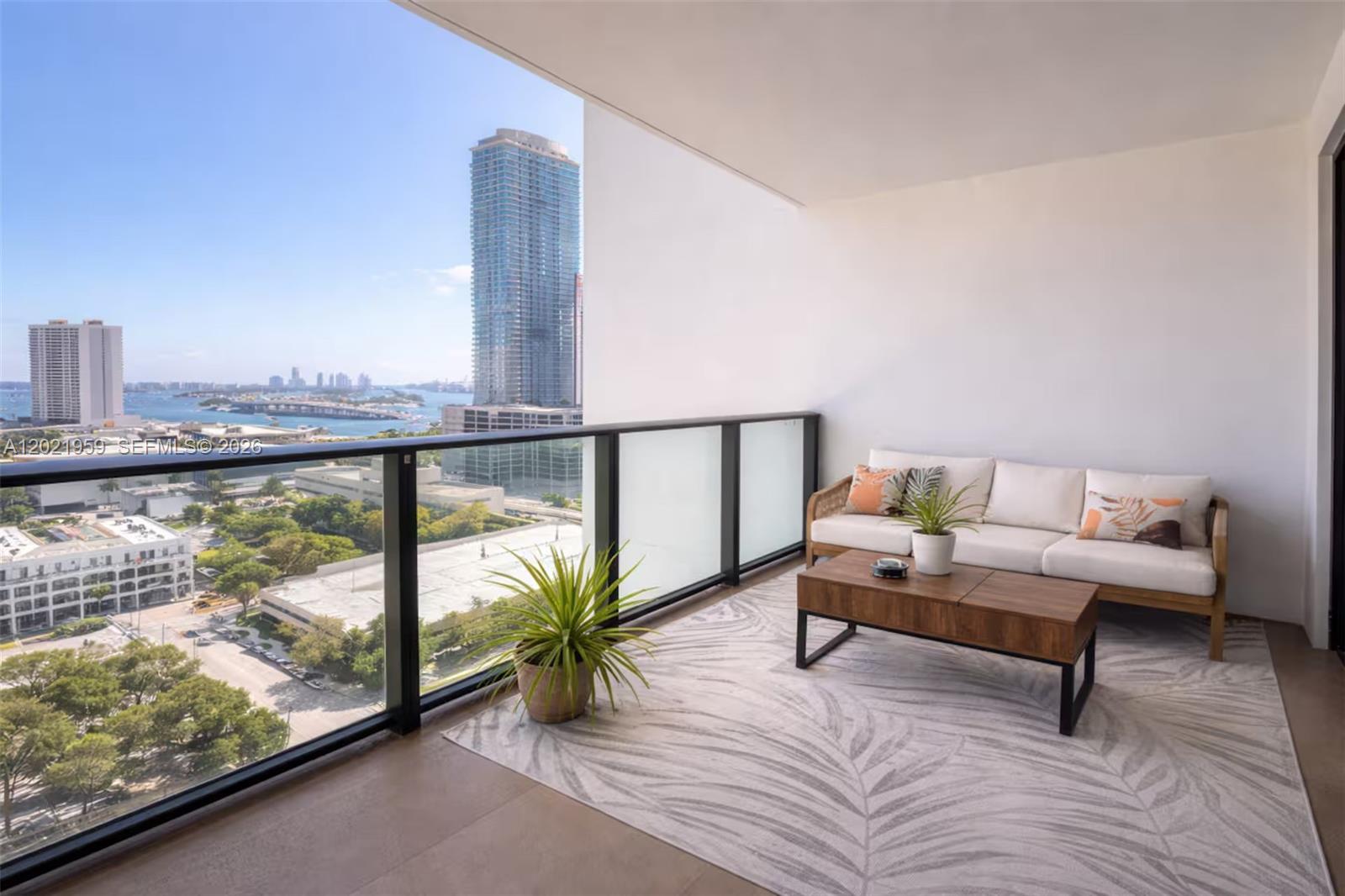 CANVAS CONDO - Residential