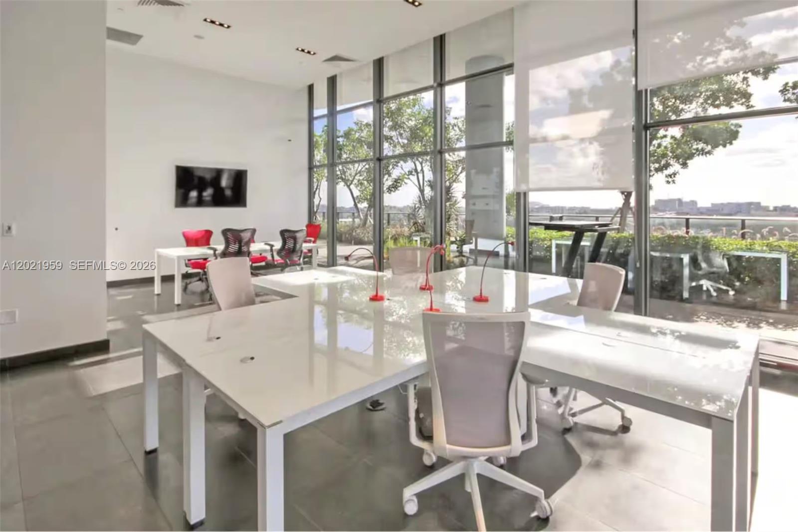 CANVAS CONDO - Residential