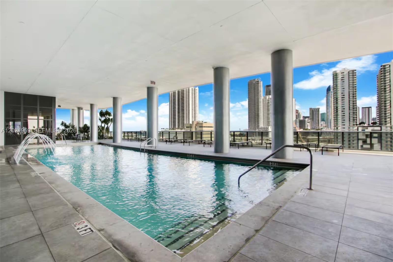 CANVAS CONDO - Residential