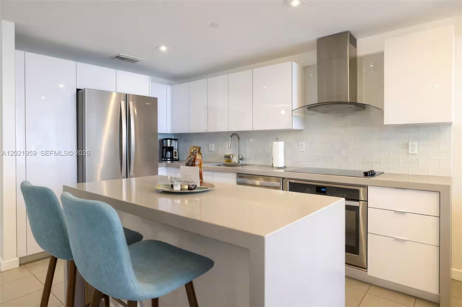 CANVAS CONDO - Residential