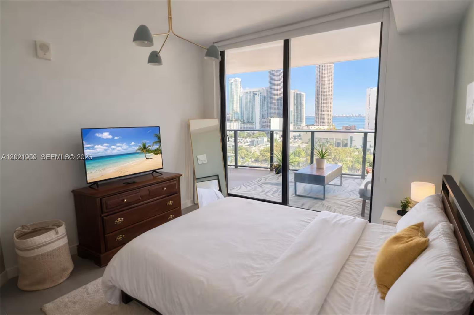 CANVAS CONDO - Residential