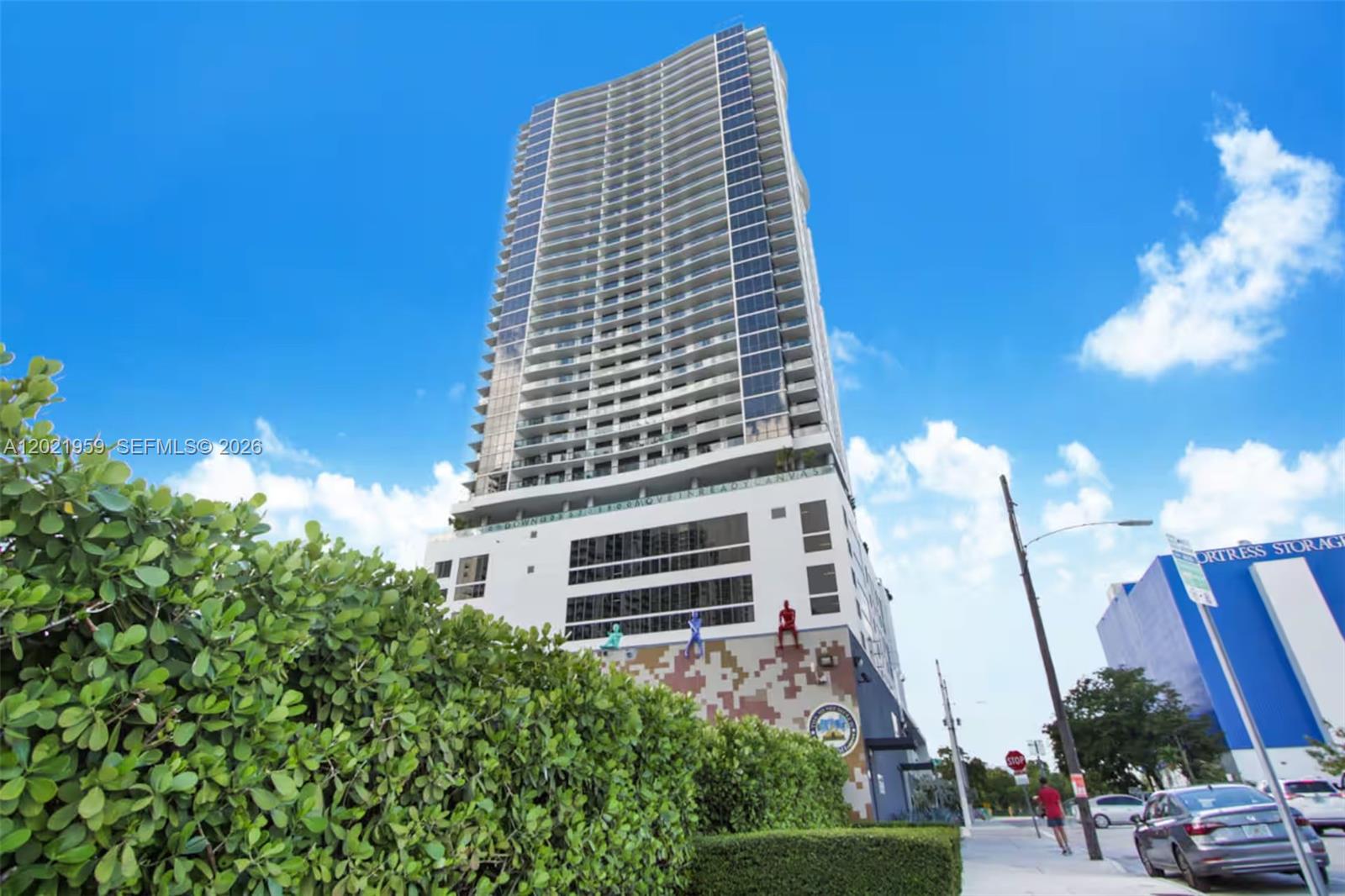 CANVAS CONDO - Residential