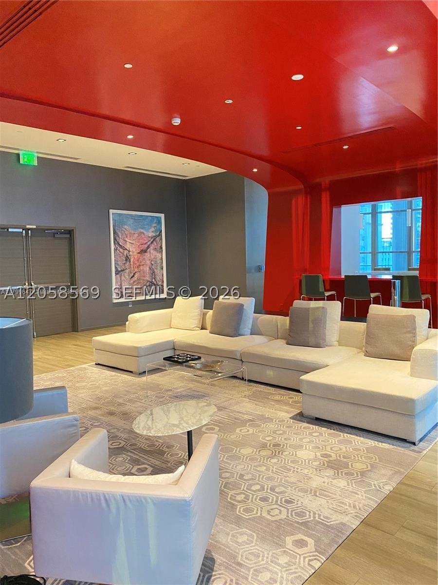 1100 MILLECENTO RESIDENCE - Residential