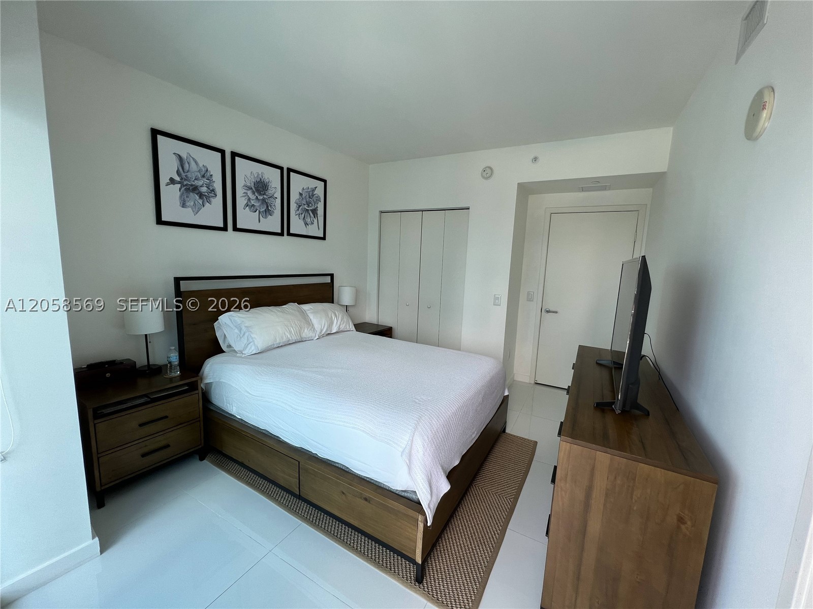 1100 MILLECENTO RESIDENCE - Residential