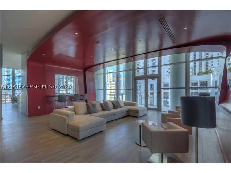 1100 MILLECENTO RESIDENCE - Residential