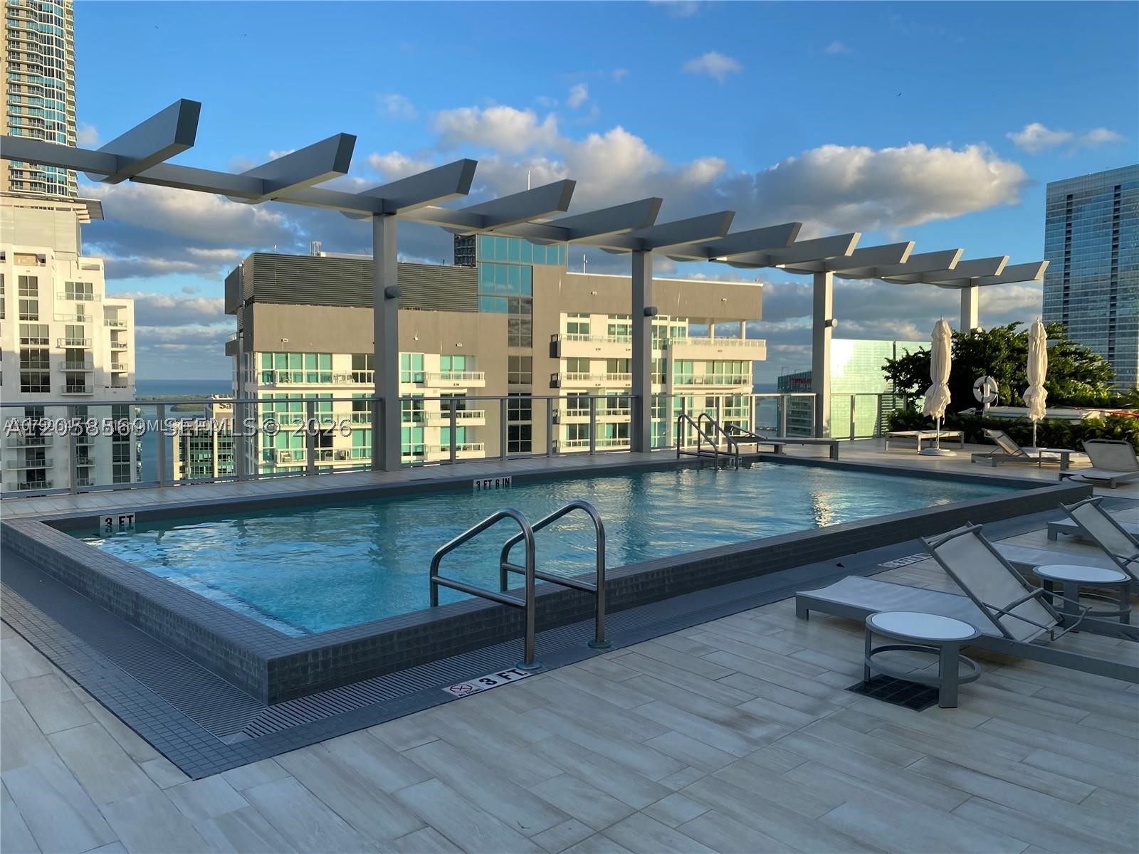 1100 MILLECENTO RESIDENCE - Residential