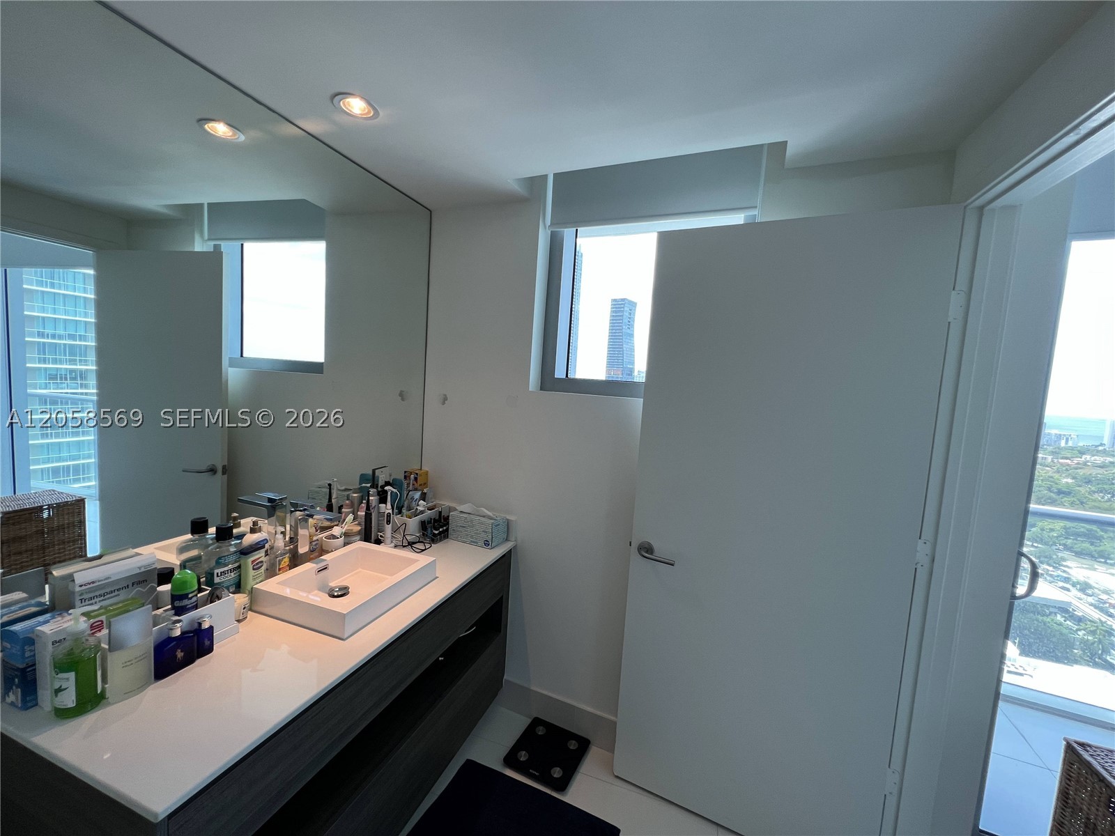 1100 MILLECENTO RESIDENCE - Residential