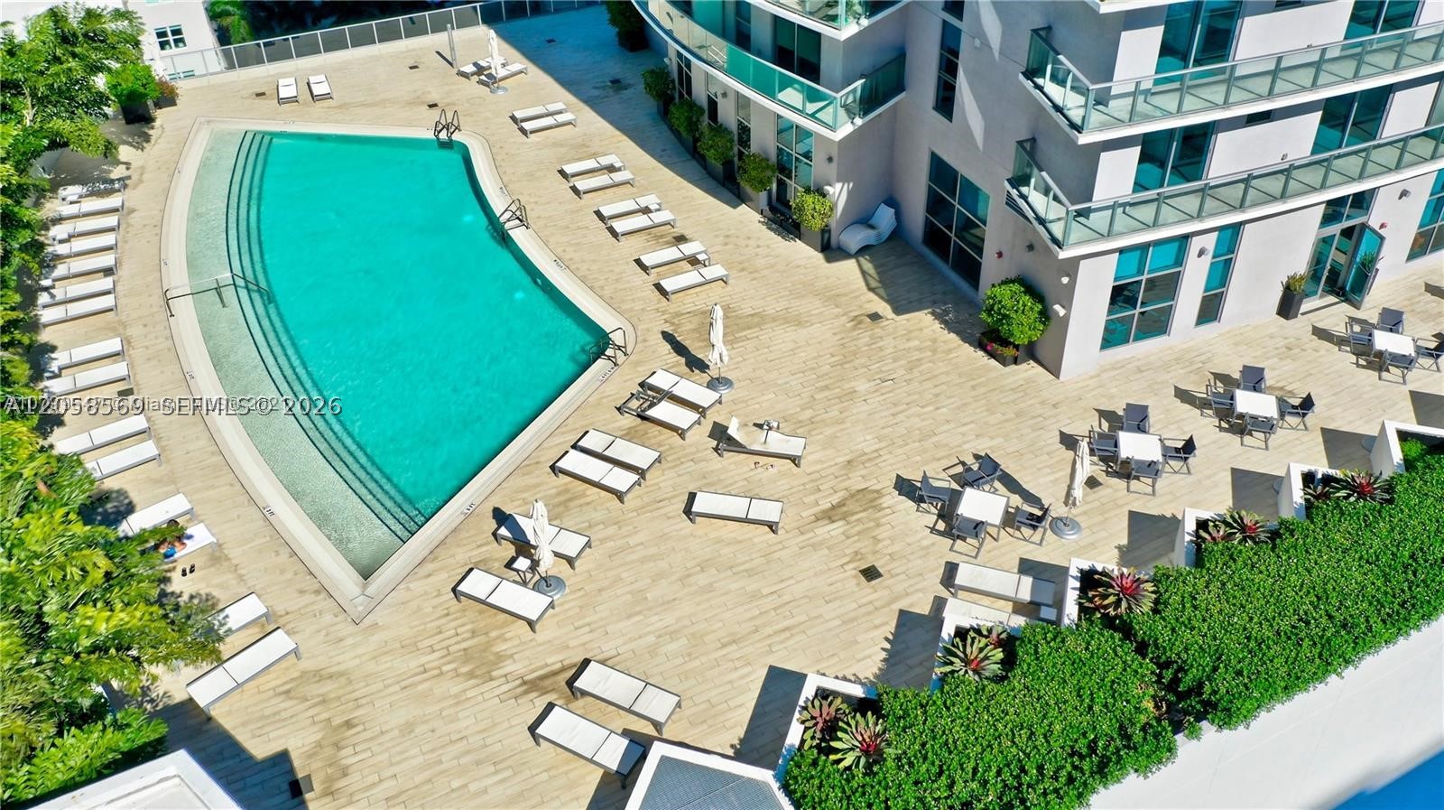 1100 MILLECENTO RESIDENCE - Residential