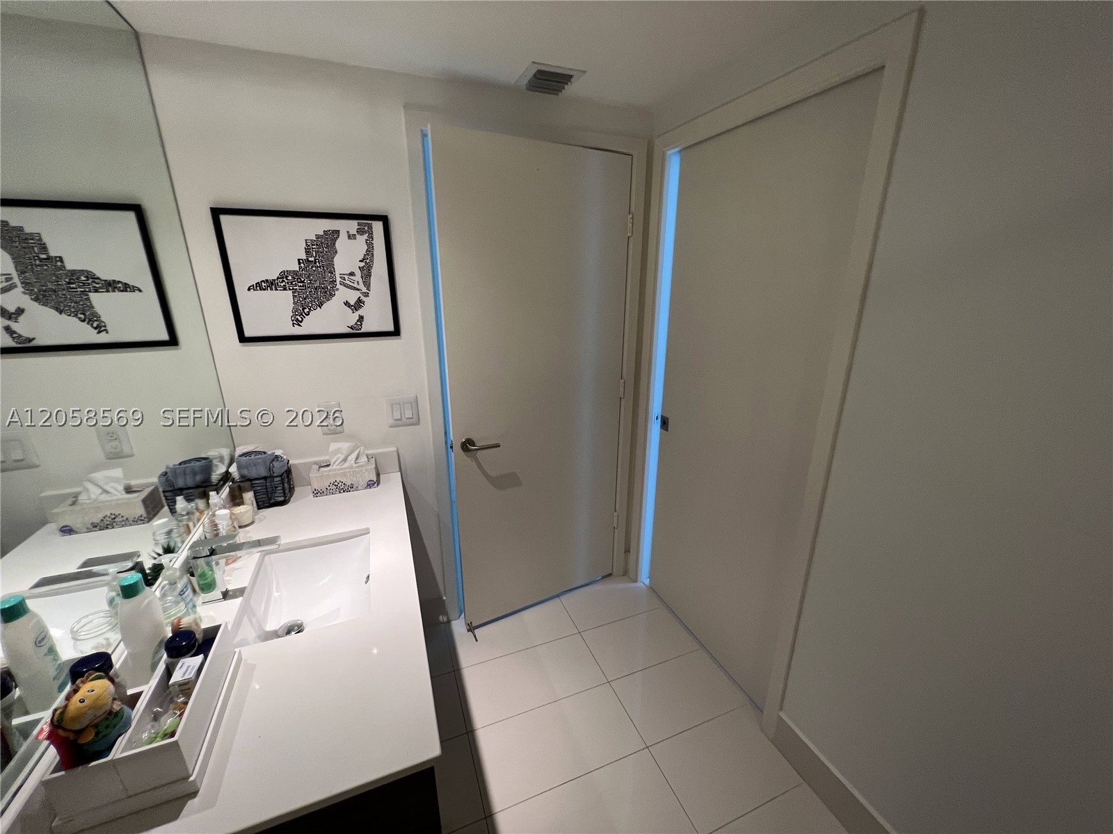 1100 MILLECENTO RESIDENCE - Residential