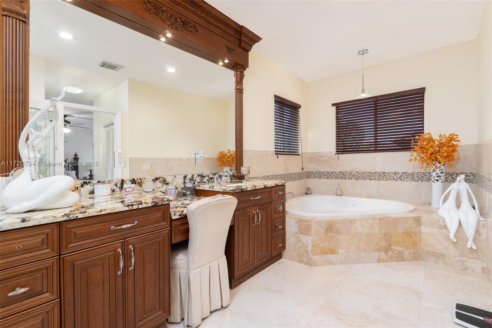 4TH ADDN TO ROYAL OAKS - Residential