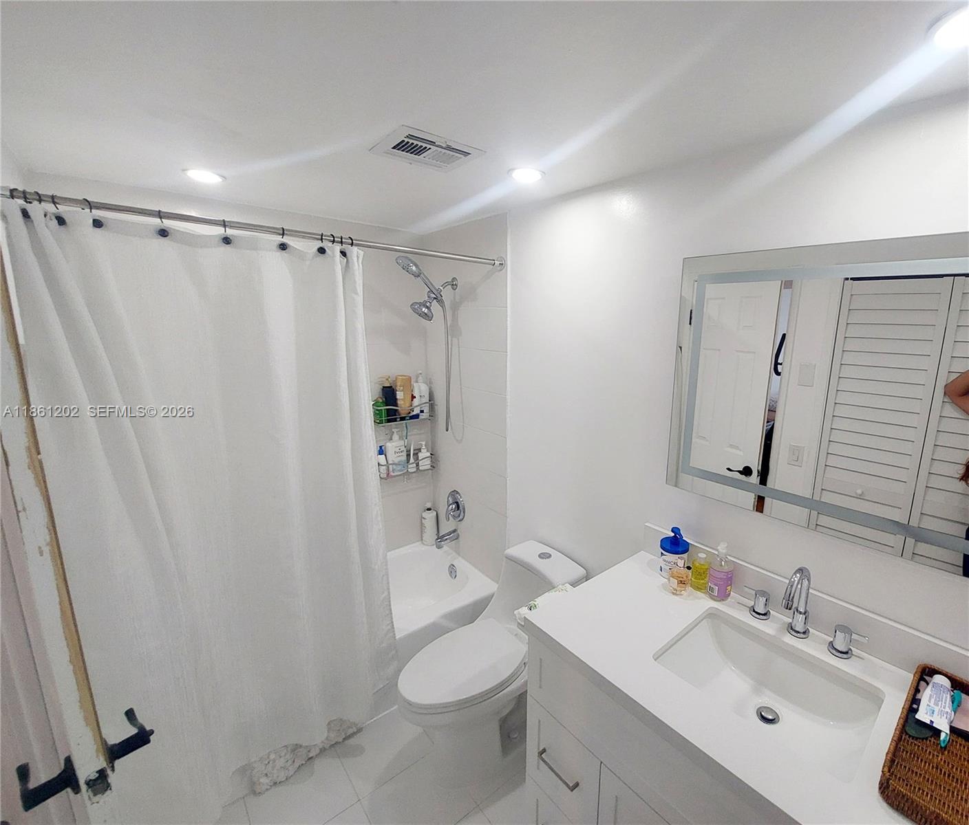 HILLCREST NO 21 CONDO - Residential