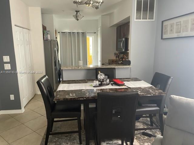 HIGHLAND PARK VILLAGE CON - Residential