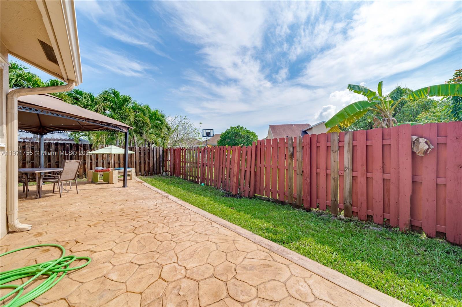 PEMBROKE LAKES SOUTH - Residential