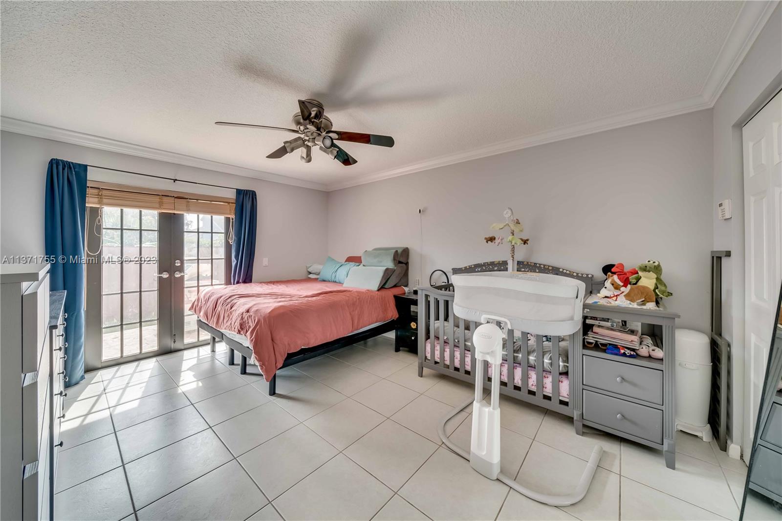 PEMBROKE LAKES SOUTH - Residential