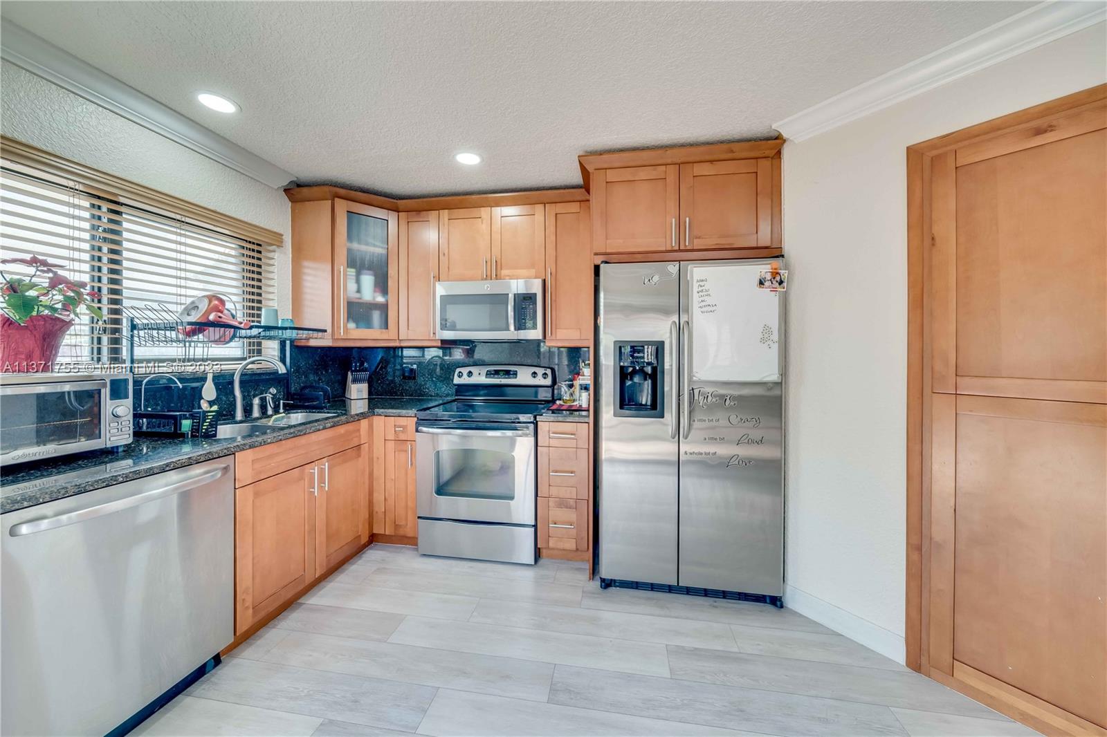 PEMBROKE LAKES SOUTH - Residential