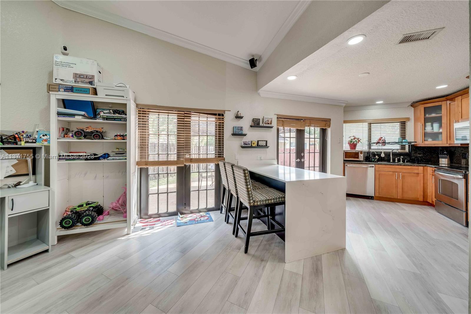 PEMBROKE LAKES SOUTH - Residential