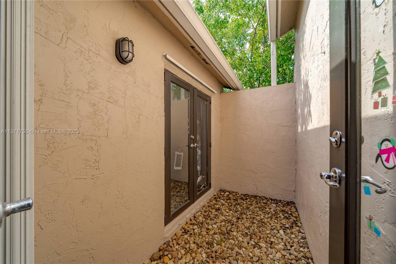 PEMBROKE LAKES SOUTH - Residential