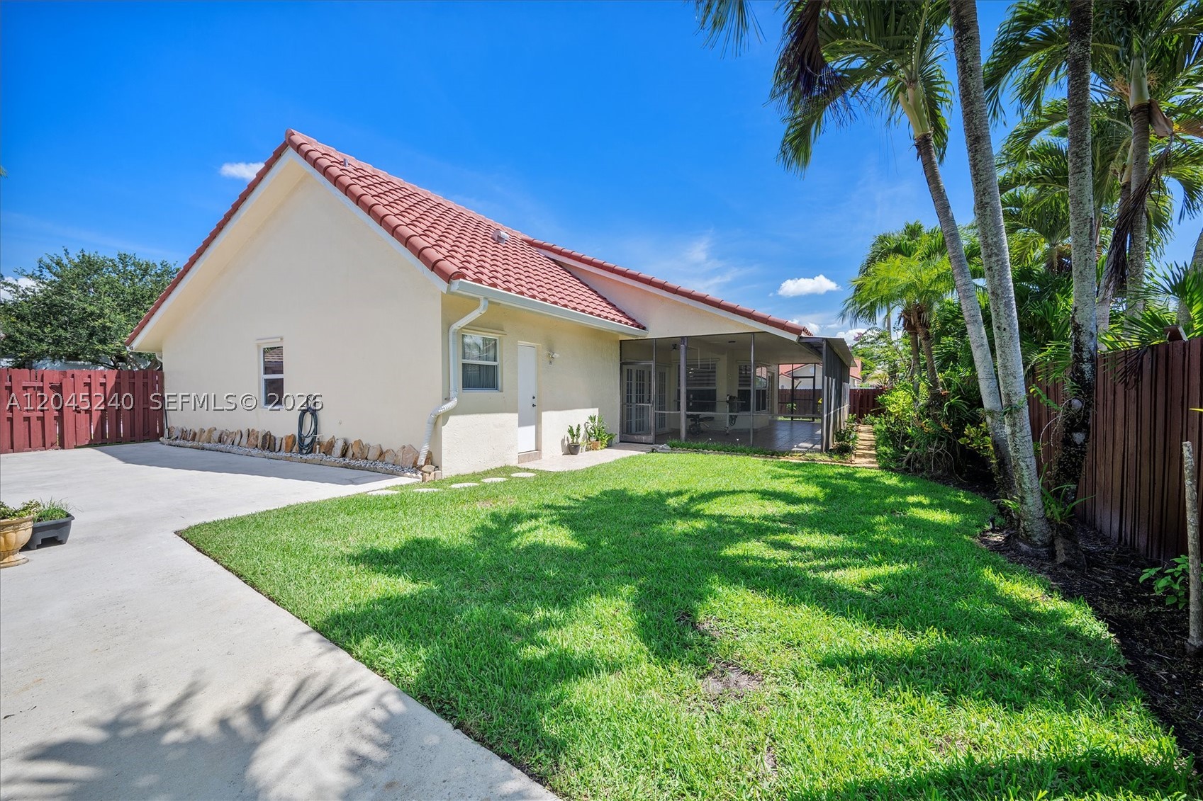 HAWKES BLUFF - Residential