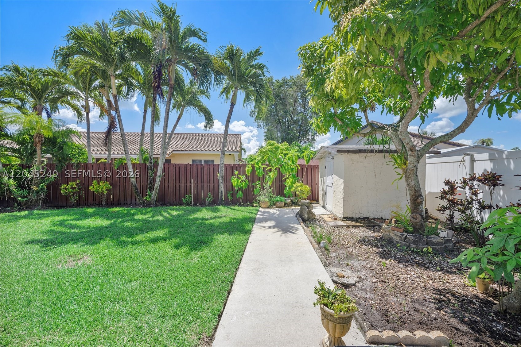HAWKES BLUFF - Residential