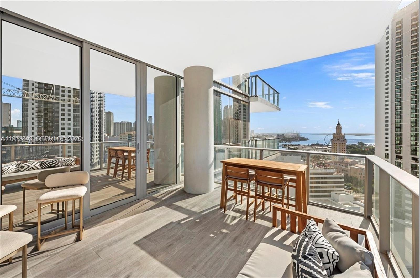 PARAMOUNT MIAMI WORLDCENT - Residential