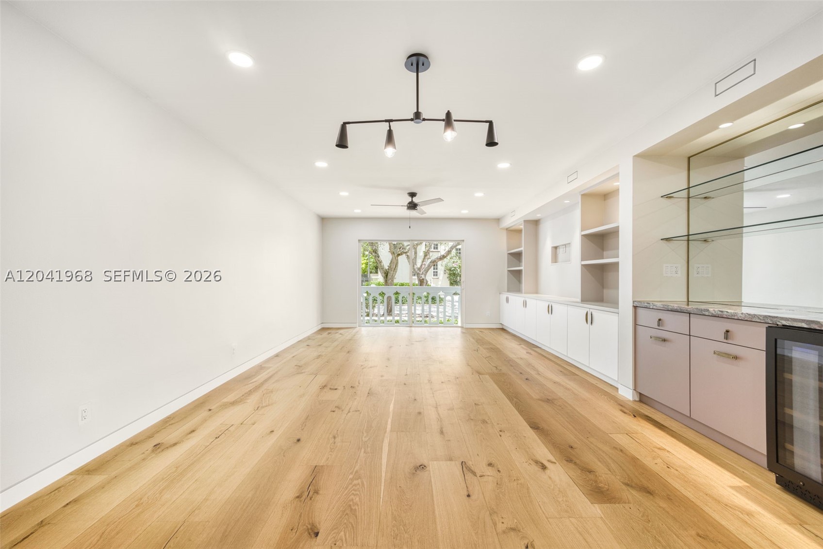 WATERS EDGE OF CORAL GABL - Residential