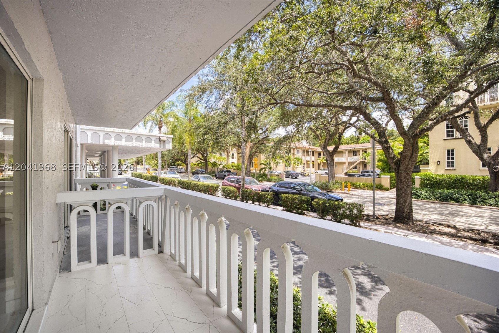 WATERS EDGE OF CORAL GABL - Residential