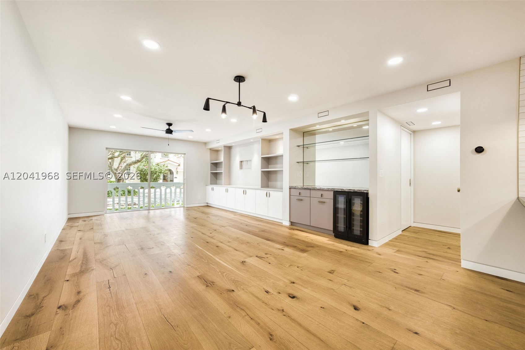 WATERS EDGE OF CORAL GABL - Residential