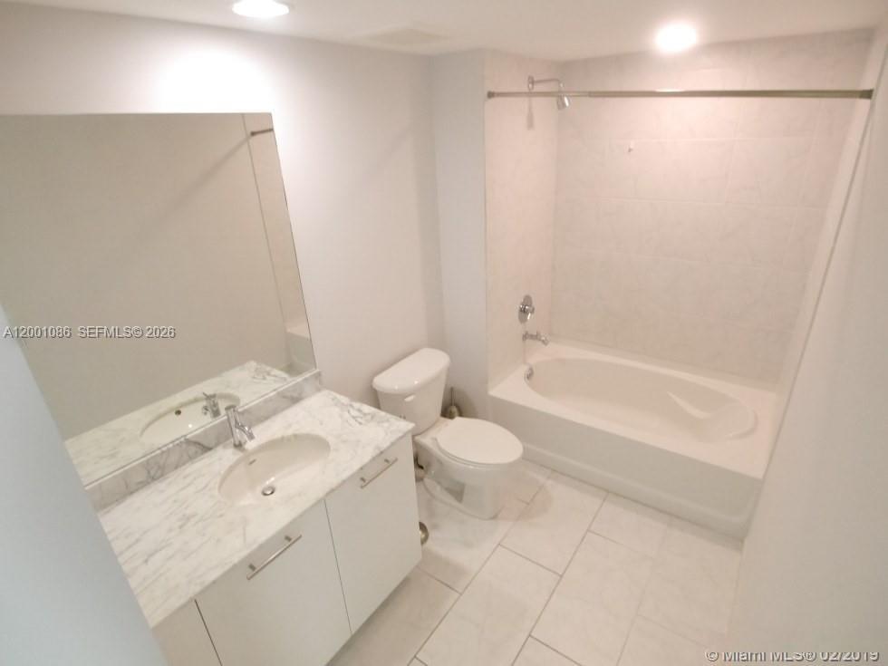 THE PLAZA 901 BRICKELL CO - Residential
