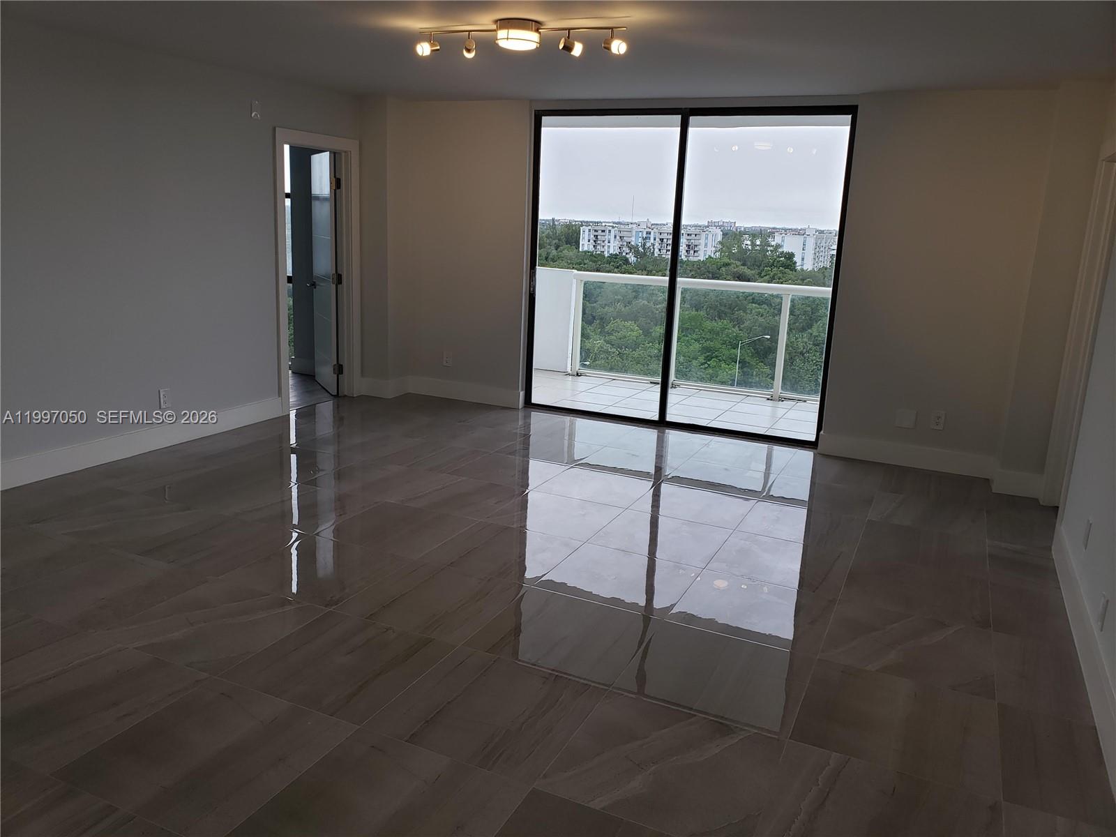 SAILBOAT CAY CONDO - Residential