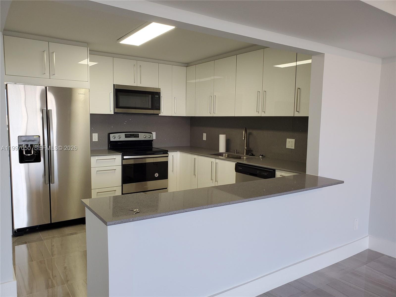 SAILBOAT CAY CONDO - Residential
