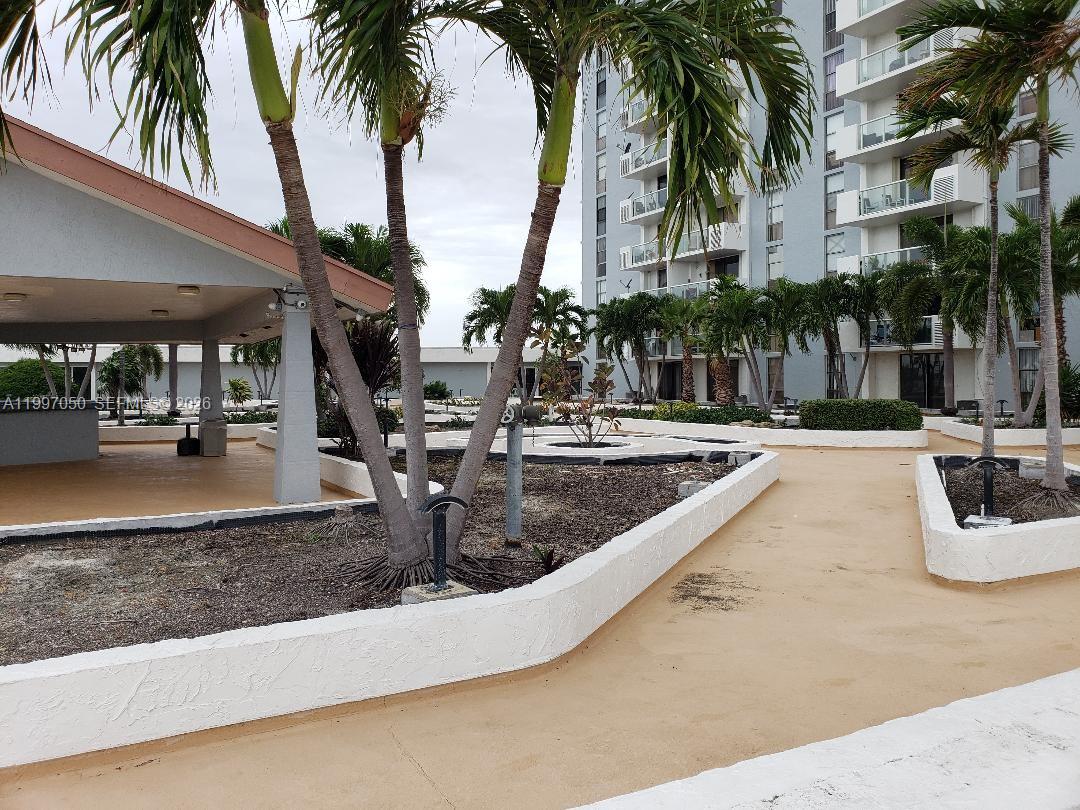 SAILBOAT CAY CONDO - Residential