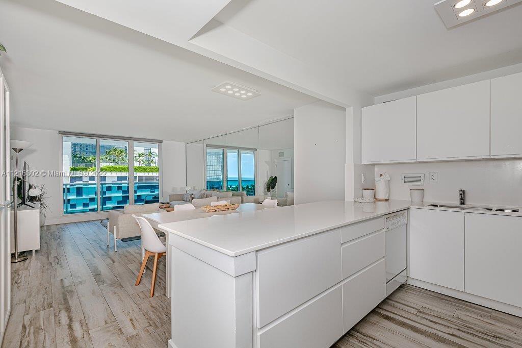 RONEY PALACE CONDO - Residential Lease