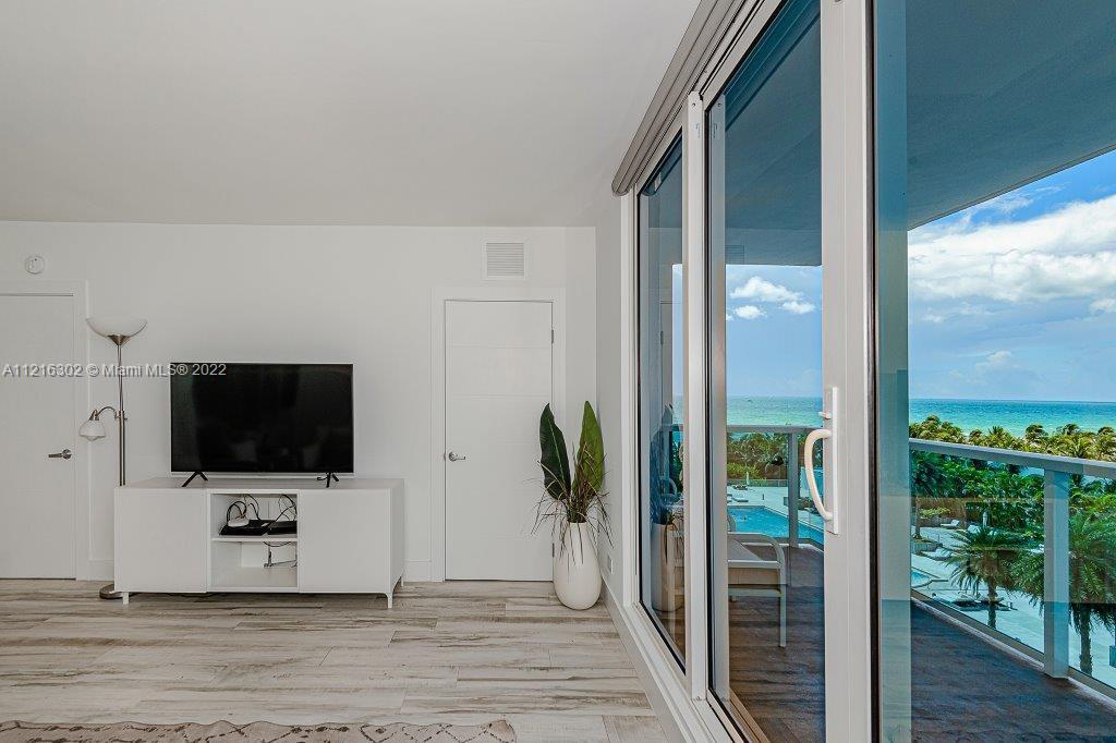RONEY PALACE CONDO - Residential Lease