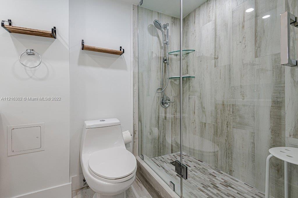 RONEY PALACE CONDO - Residential Lease