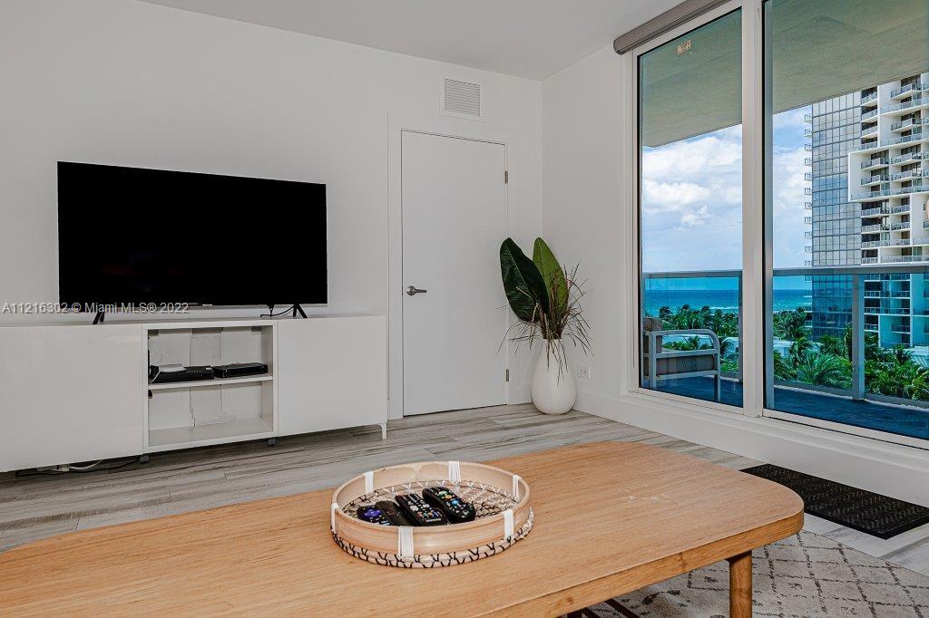 RONEY PALACE CONDO - Residential Lease