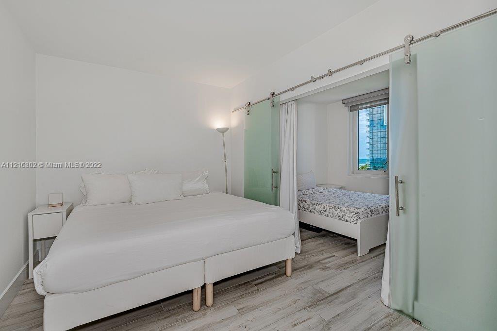 RONEY PALACE CONDO - Residential Lease
