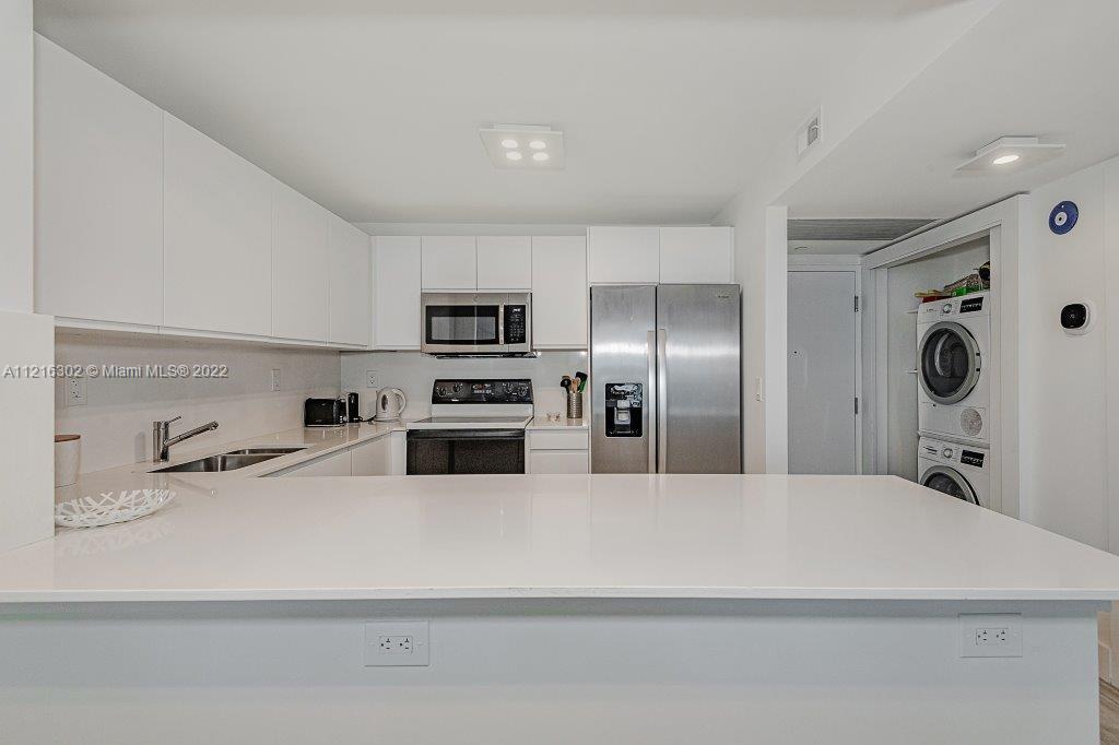 RONEY PALACE CONDO - Residential Lease
