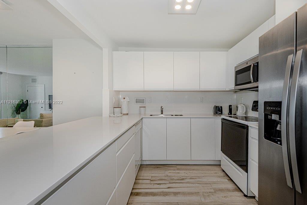 RONEY PALACE CONDO - Residential Lease