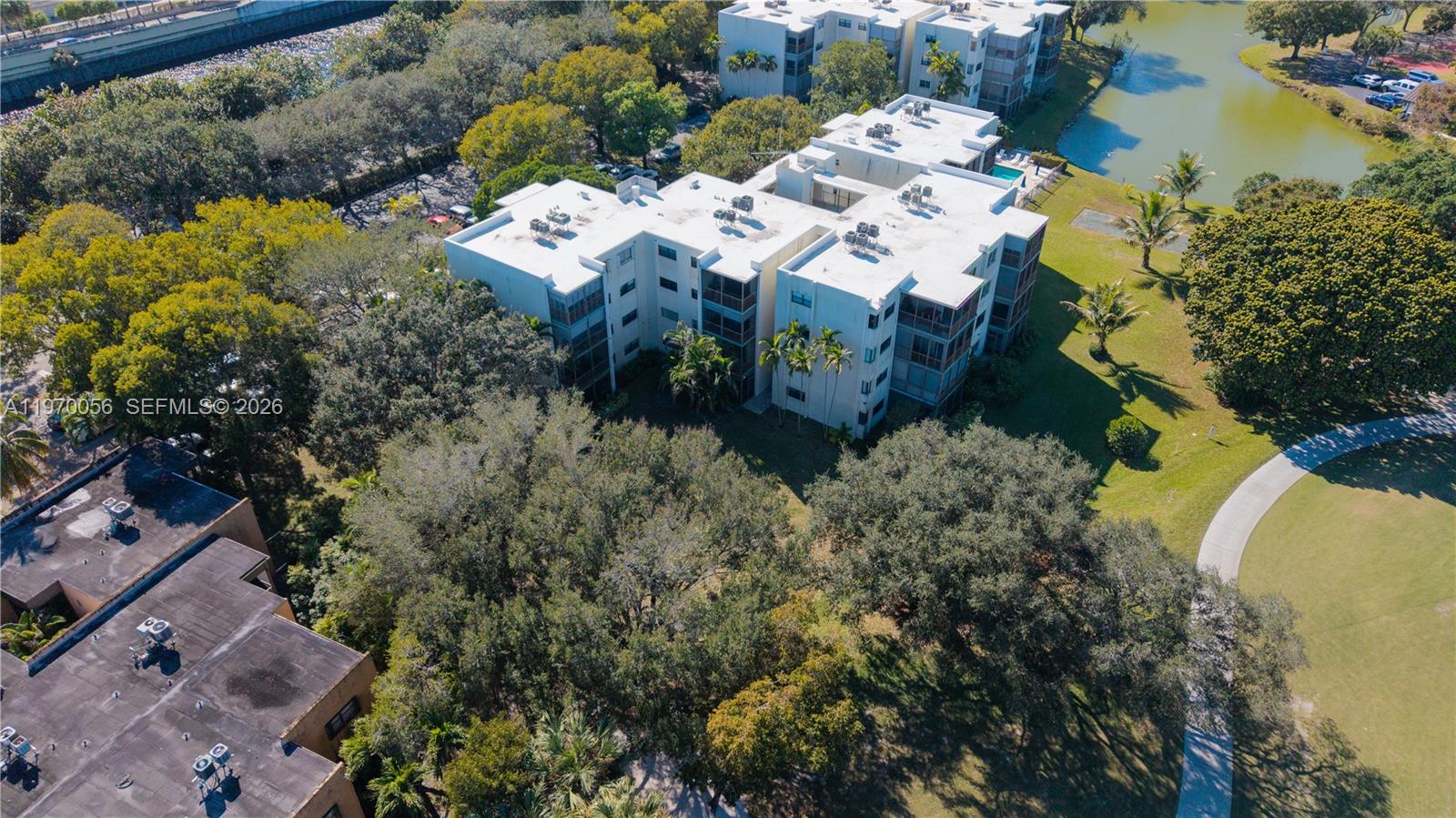 JACARANDA VILLAS NO 2 CON - Residential