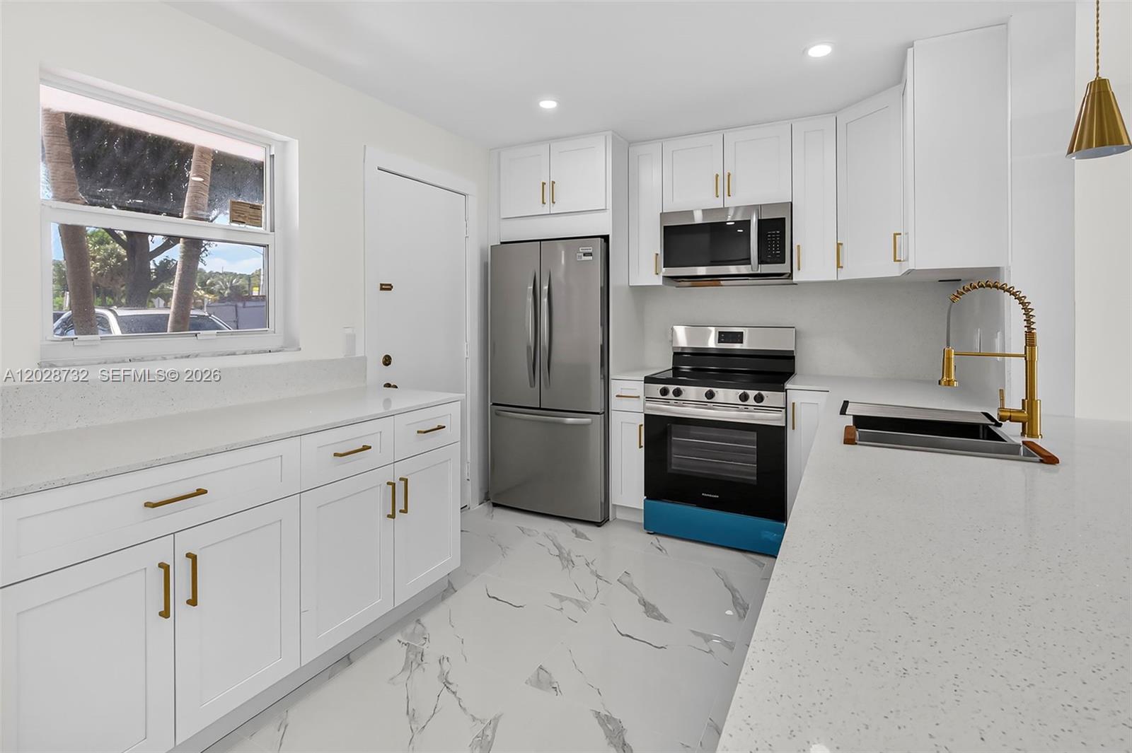 MEADOWBROOK LAKES CONDO - Residential