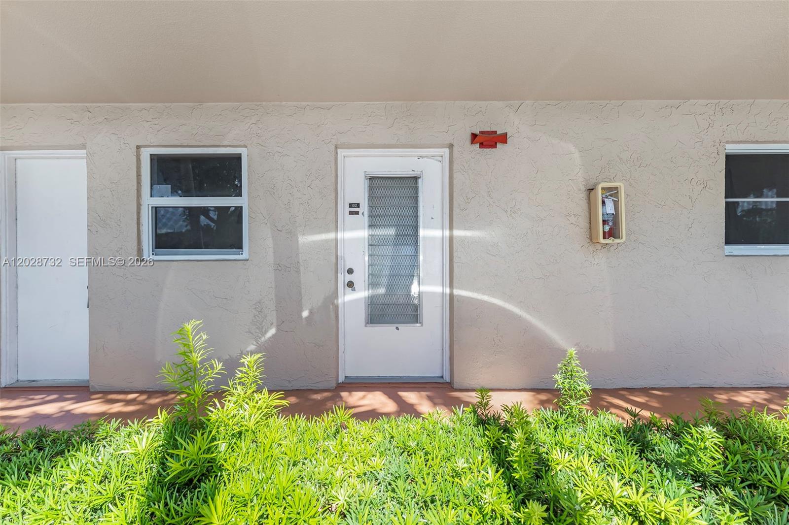 MEADOWBROOK LAKES CONDO - Residential