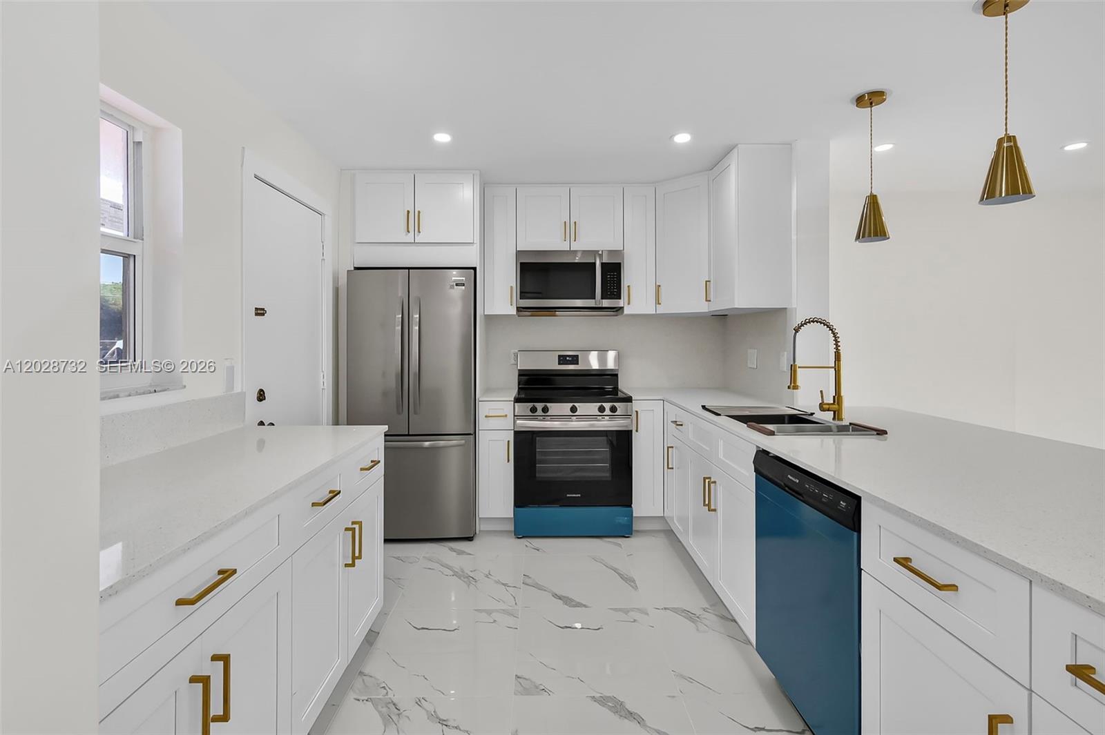 MEADOWBROOK LAKES CONDO - Residential