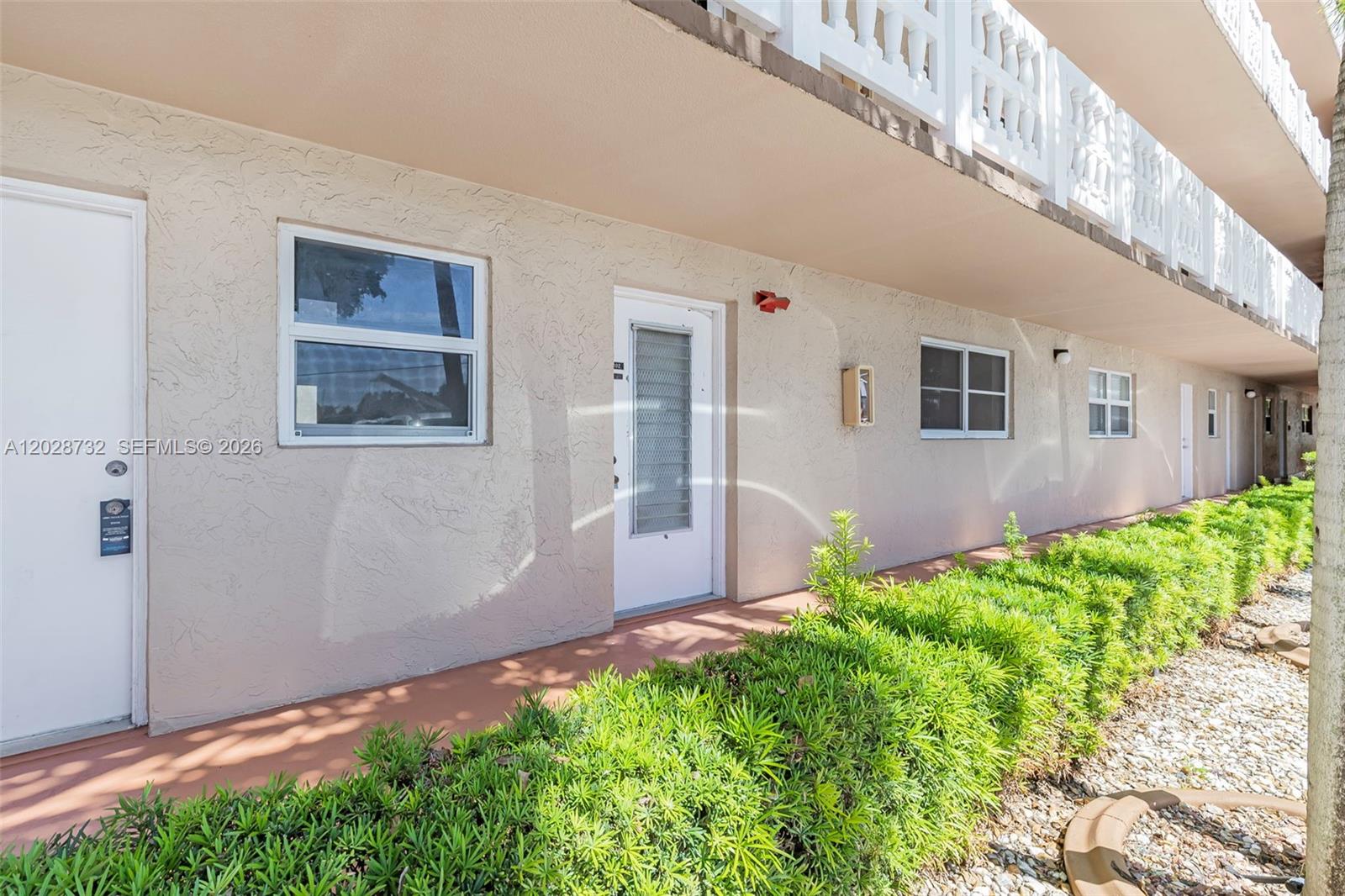 MEADOWBROOK LAKES CONDO - Residential