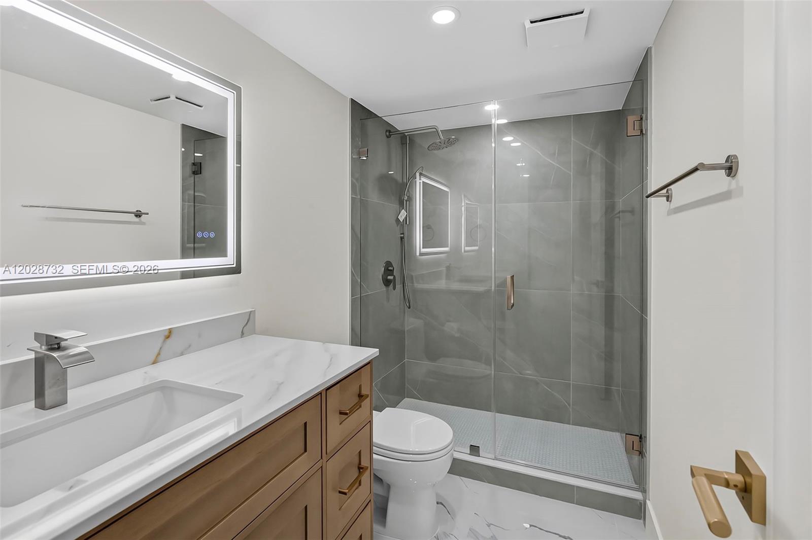 MEADOWBROOK LAKES CONDO - Residential